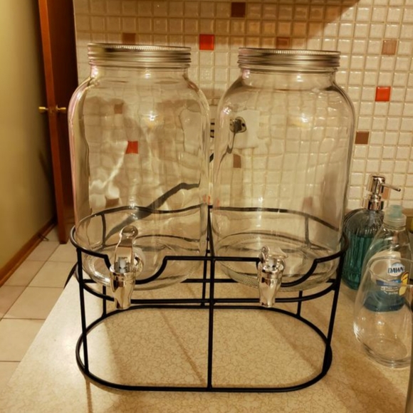 Dispensers - Picture 2 of 3